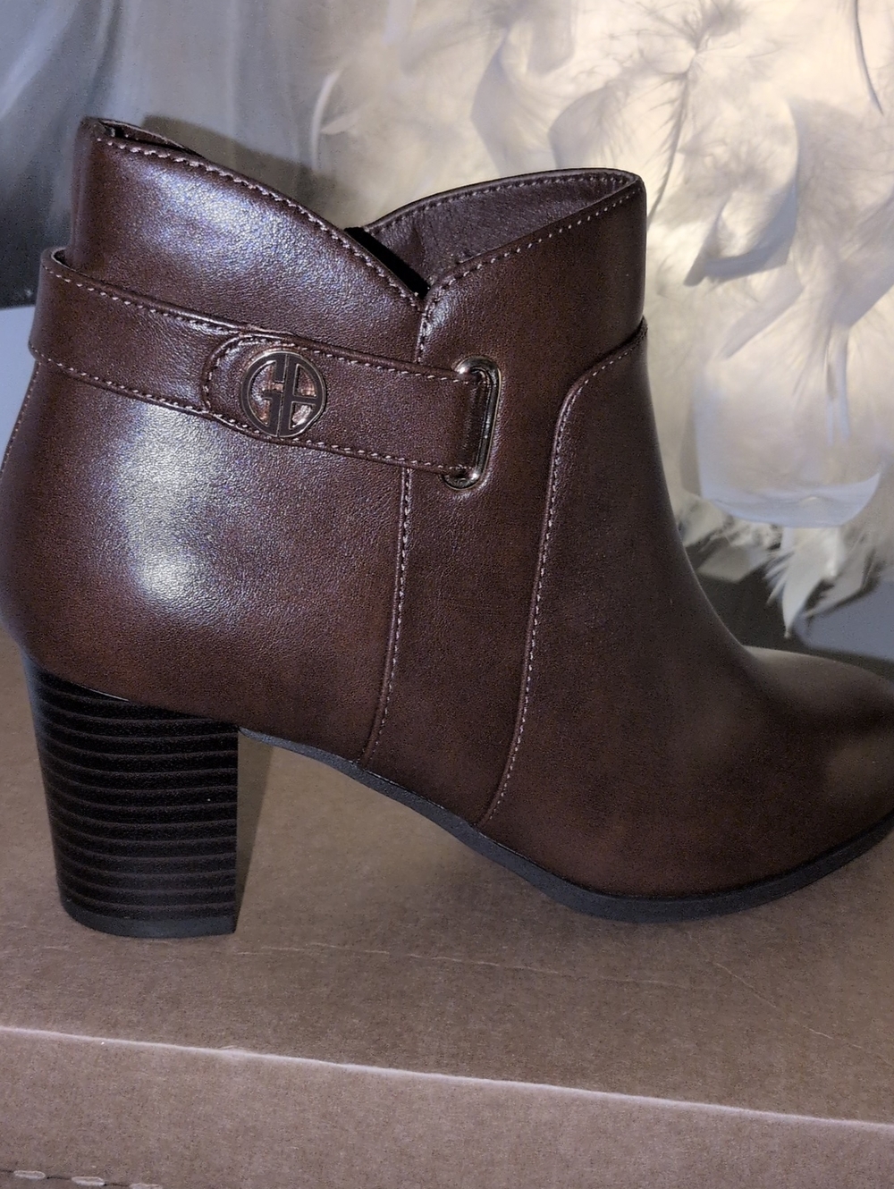 GIANI BERNINI Ankle Boot with Logo Accent by Giani Bernini Size 8 M New